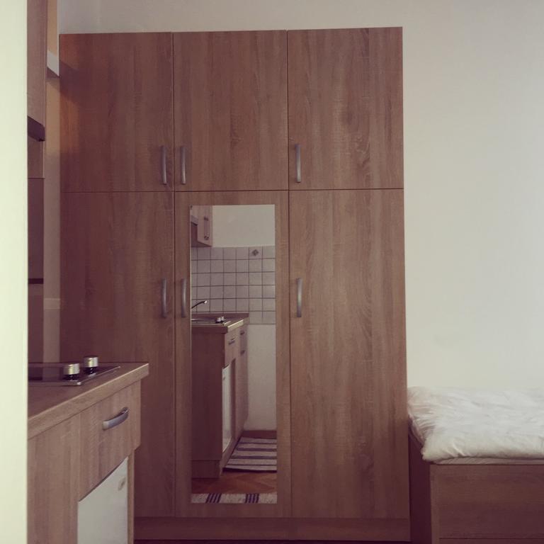 Studio apartment Sisters3 Ljubljana Buitenkant foto